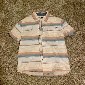 Salty Crew Button T shirt Great Condition